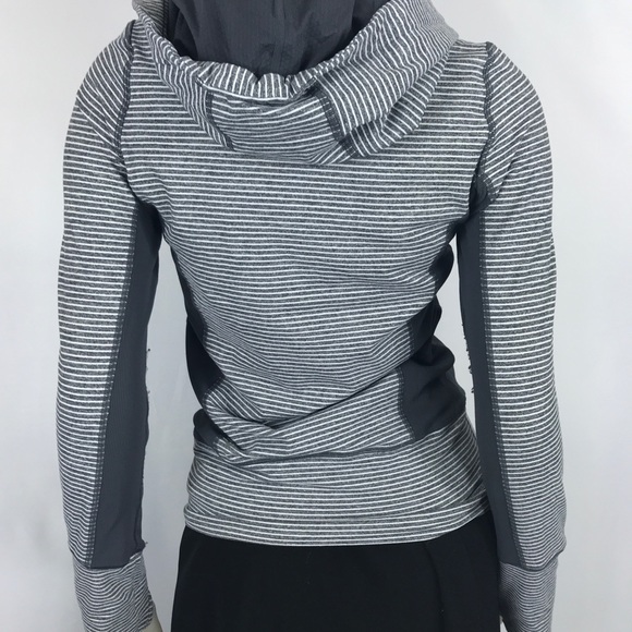 Lululemon Stride Jacket Size 2 - Picture 7 of 12